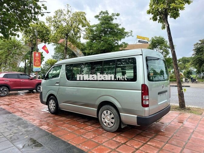 Toyota Hiace tải van 2009