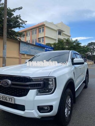 Ford Ranger XLS 4x2 2024 Tự động Trắng