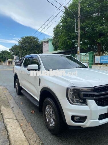 Ford Ranger XLS 4x2 2024 Tự động Trắng