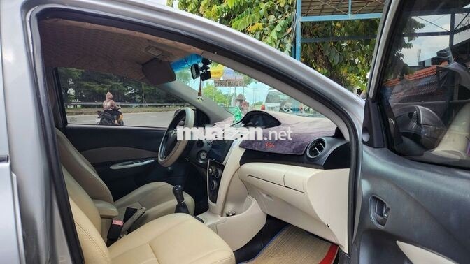Toyota Vios 2009 Bạc