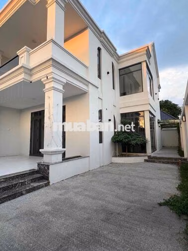 Cho thuê biệt thự sân vườn KDC Cotec Phú Xuân giá 18tr/tháng