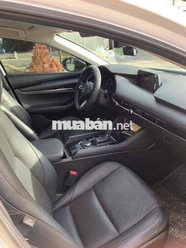 Mazda Mazda 3 Luxury 2025 Trắng 38006 km