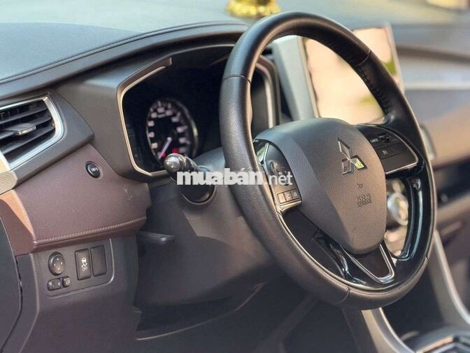 Mitsubishi Xpander Cross 2020 Trắng 84.000 km