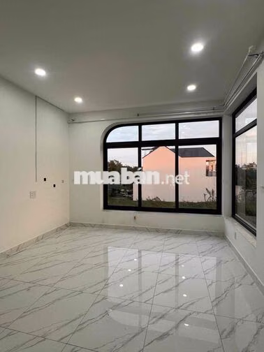 Cho thuê biệt thự sân vườn KDC Cotec Phú Xuân giá 18tr/tháng