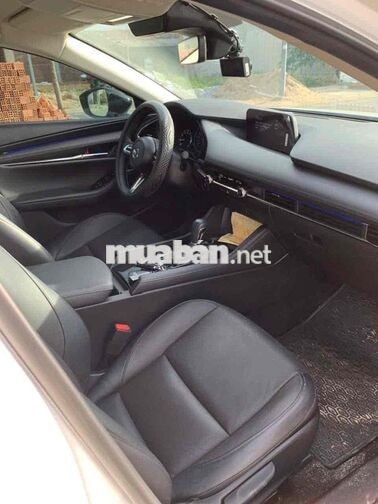 Mazda Mazda 3 Luxury 2025 Trắng 38006 km
