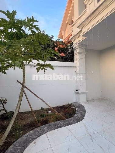 Cho thuê biệt thự sân vườn KDC Cotec Phú Xuân giá 18tr/tháng