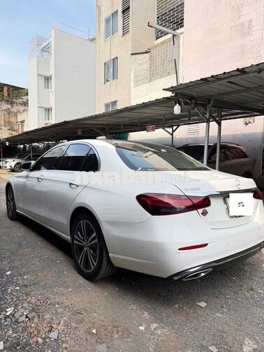 Mercedes-Benz E180 2021 Trắng 8 vạn