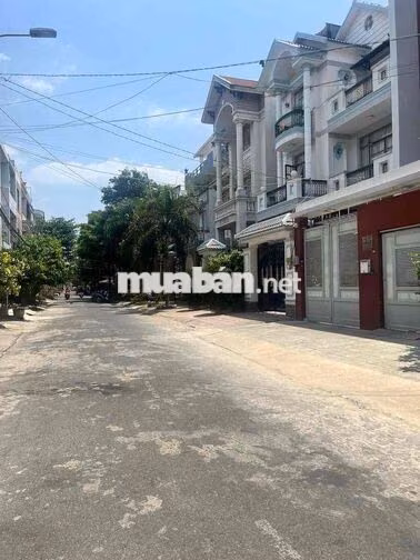 Biệt thự khu Tên Lửa có nội thất 10x20m 3 tấm cạnh siêu thị 40 triệu