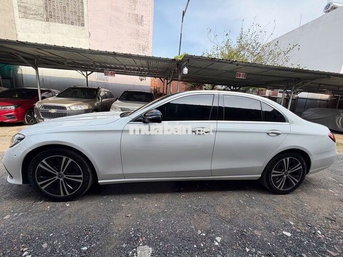 Mercedes-Benz E180 2021 Trắng 8 vạn