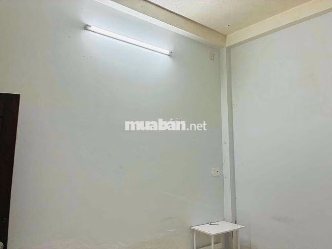 Chính chủ cho thuê 01 phòng tầng trệt. có Tủ Lạnh, Máy Lạnh
