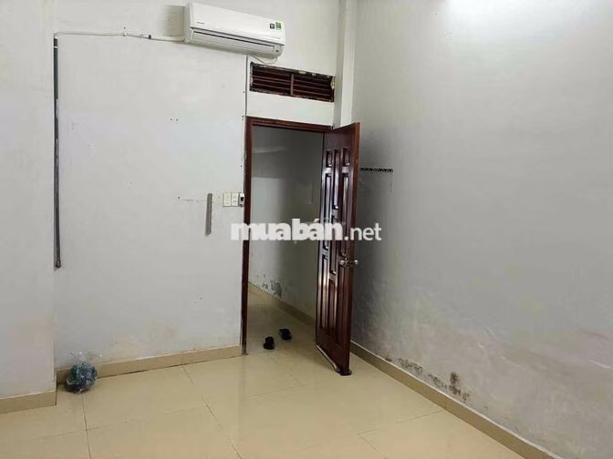 Chính chủ cho thuê 01 phòng tầng trệt. có Tủ Lạnh, Máy Lạnh