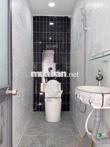 Nhà mới xây, hẻm xe hơi 8m👍👍👍