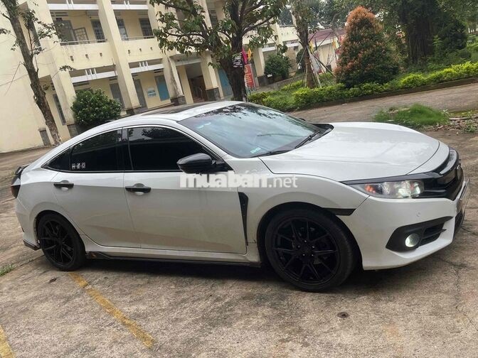 Honda Civic 2017 1.5 Turbo Trắng
