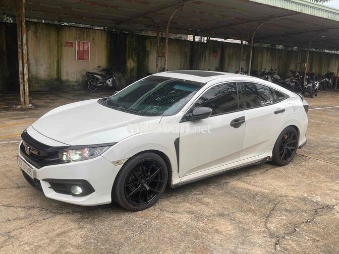 Honda Civic 2017 1.5 Turbo Trắng
