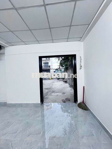 NHÀ CÓ SÂN RỘNG 100M2, 1TRỆT 1LẦU 7,5X23M 3PN 3WC Ở, VP, KHO, CÂY CẢNH