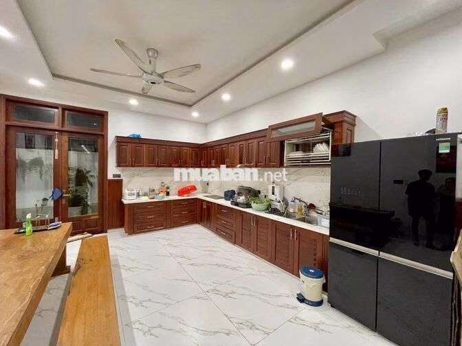NHÀ Ở KINH DOANH CÓ THANG MÁY 4 PN FULL NỘI THẤT KHU HÀ QUANG 2