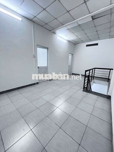 NHÀ CÓ SÂN RỘNG 100M2, 1TRỆT 1LẦU 7,5X23M 3PN 3WC Ở, VP, KHO, CÂY CẢNH