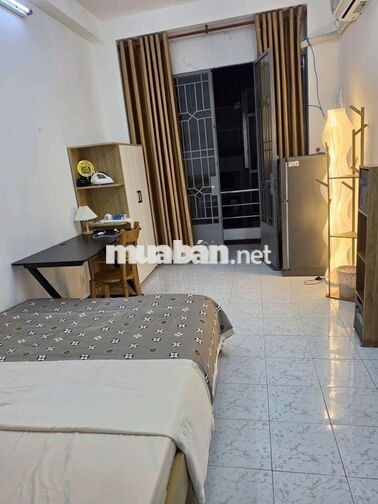 PHÒNG 22M² CÓ BAN CÔNG – FULL TIỆN NGHI – NGUYỄN BIỂU, Q 5 – 5.5TR/TH