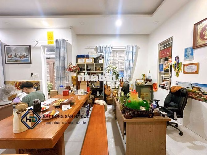 Mặt bằng tầng trệt 100m gần trung tâm UBND Quận 12