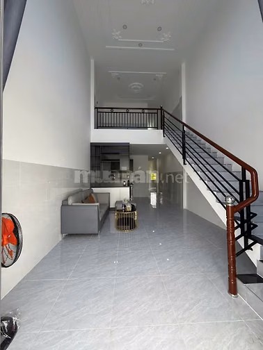 Nhà đẹp đường nhựa, gần KCN Phước Đông. 990tr TL