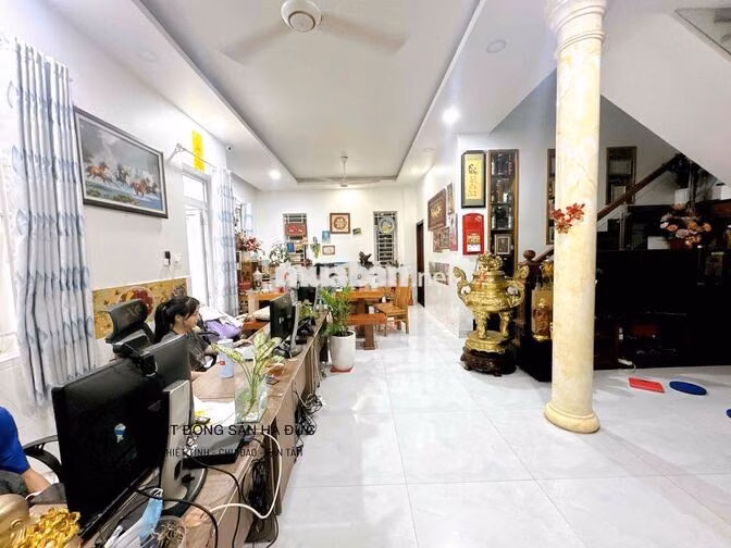 Mặt bằng tầng trệt 100m gần trung tâm UBND Quận 12