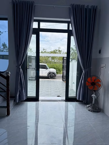 Nhà đẹp đường nhựa, gần KCN Phước Đông. 990tr TL