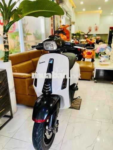 Piaggio Vespa Sprint Trắng