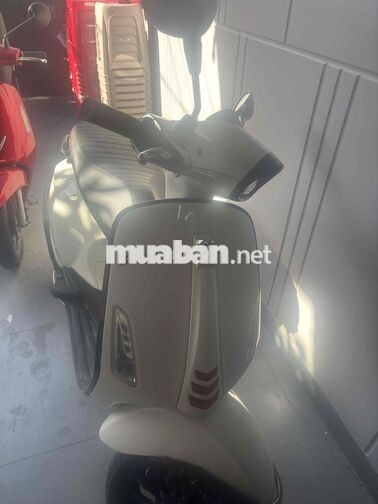 Piaggio Vespa Sprint 2000km Trắng Tự động
