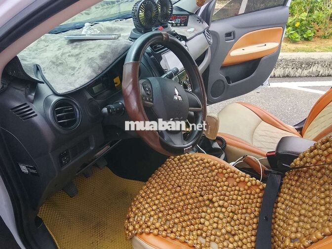 Mitsubishi Attrage 2024 Trắng