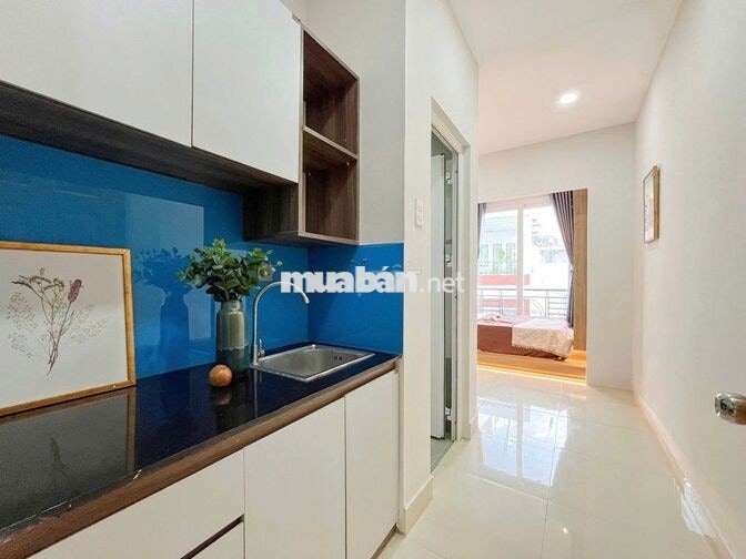 Studio cửa sổ lớn 30m² Full NT, gần Phan Xích Long, Phú Nhuận tiện Q3