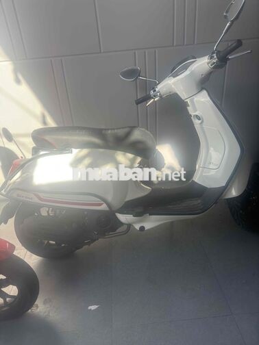 Piaggio Vespa Sprint 2000km Trắng Tự động