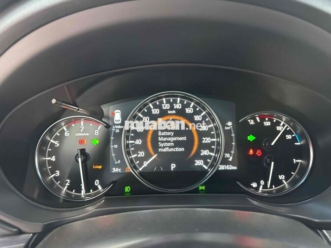 Mazda CX8 Premium 2024 Trắng 7 chỗ 29.000 km
