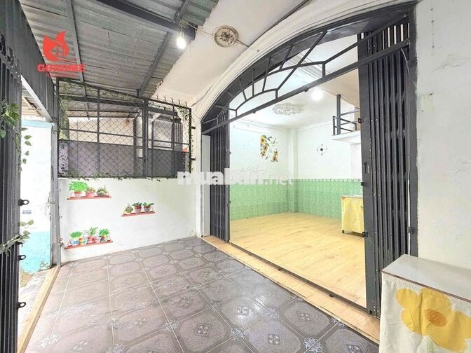 Cho thuê NHÀ NGUYÊN CĂN chỉ 3tr5 ngay TRƯỜNG CHINH gần Cầu Tham Lương