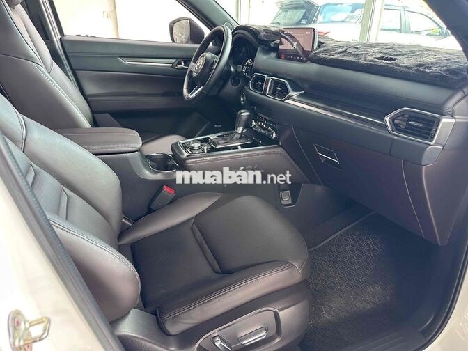 Mazda CX8 Premium 2024 Trắng 7 chỗ 29.000 km