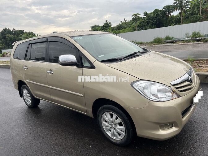 Toyota Innova G 2011 Số sàn Ghi vàng