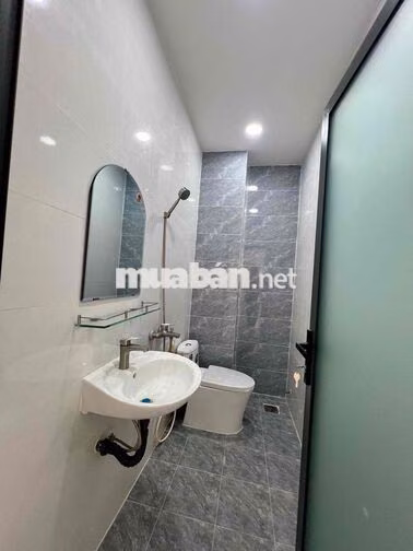 Cho Thuê Nhà Phố Mới Xây 100% DT220m2 1Trệt 1Lửng 3Lầu 5Pn 6Wc Hẻm 10m