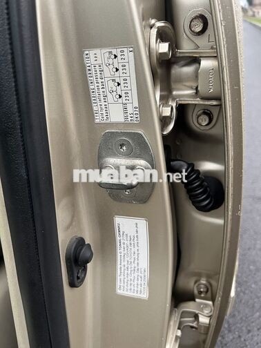 Toyota Innova G 2011 Số sàn Ghi vàng