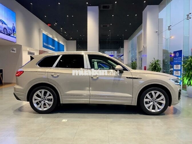 Volkswagen Touareg Luxury 2.0 TSI 2023 Trắng