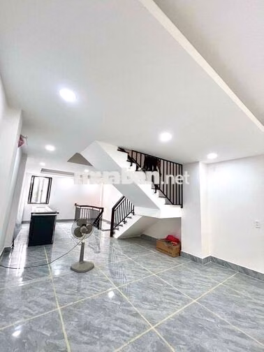 Cho Thuê Nhà Phố Mới Xây 100% DT220m2 1Trệt 1Lửng 3Lầu 5Pn 6Wc Hẻm 10m