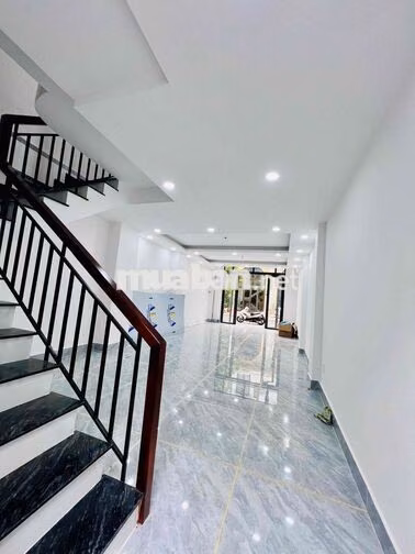 Cho Thuê Nhà Phố Mới Xây 100% DT220m2 1Trệt 1Lửng 3Lầu 5Pn 6Wc Hẻm 10m