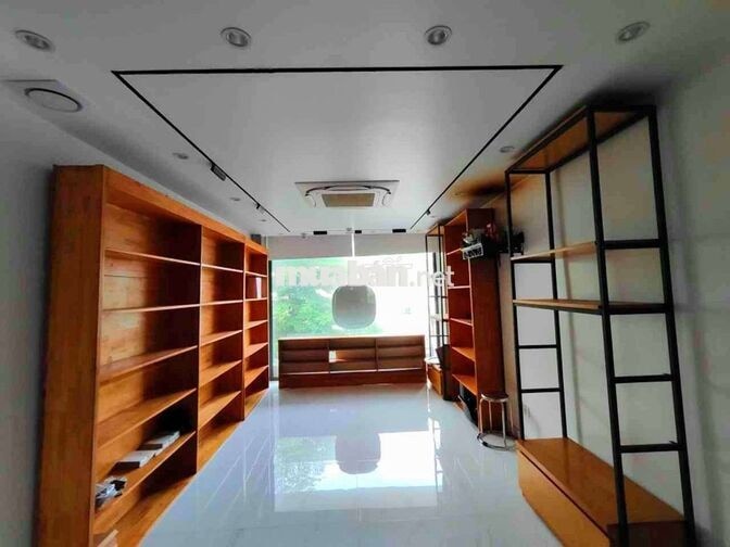 Chủ chuyển Hà Nội, bán nhà mặt đường Lạch Tray, thang máy, giá cực tốt