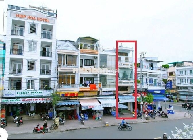 Bán khách sạn mới ngay Miếu Bà