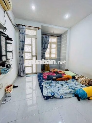 NHÀ ĐẸP Q4- HẺM 4m- 34m2 - 4 LẦU ĐÚC- HOÀN CÔNG- CHỈ 4 TỶ nhỉnh