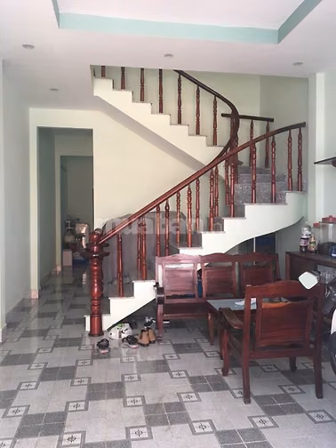Bán nhà 1 trệt 1 lửng Thị trấn Củ Chi, 1 tỷ 350, gần cầu vượt Củ Chi