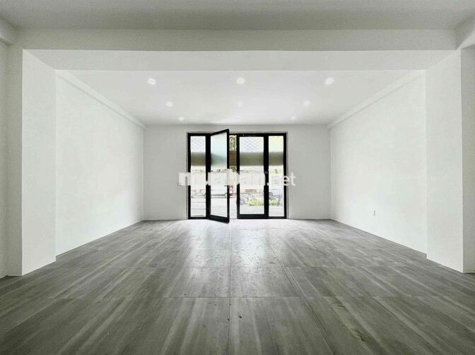 CHO THUÊ MẶT BẰNG TẦNG TRỆT MẶT TIỀN ĐẸP GẦN 150m2 | KĐT VẠN PHÚC