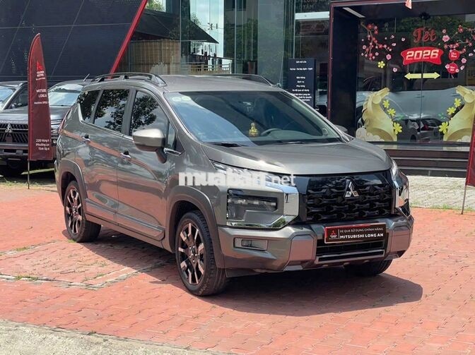 MITSUBISHI XPANDER CROSS MÀU NÂU 2025