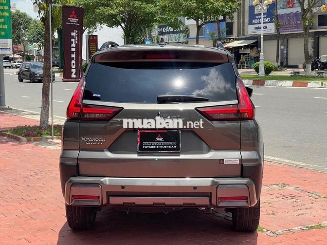 MITSUBISHI XPANDER CROSS MÀU NÂU 2025