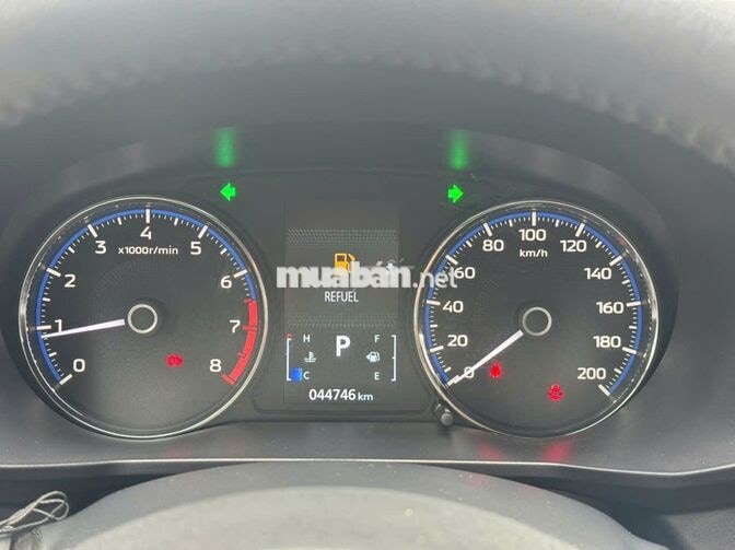 MITSUBISHI XPANDER PREMIUM MÀU XÁM BẠC 2025