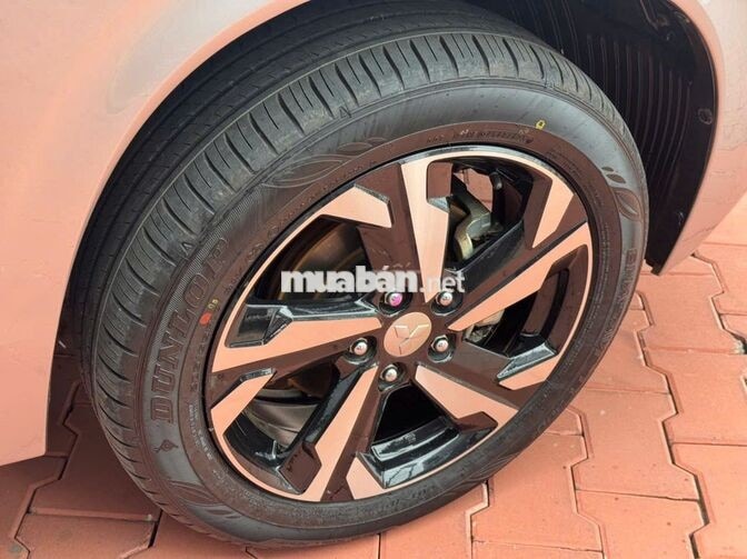 MITSUBISHI XPANDER PREMIUM MÀU XÁM BẠC 2025