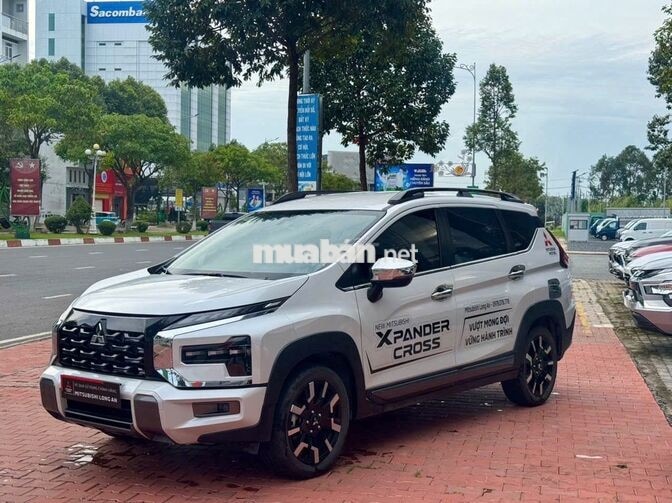 MITSUBISHI XPANDER CROSS MÀU TRẮNG 2025